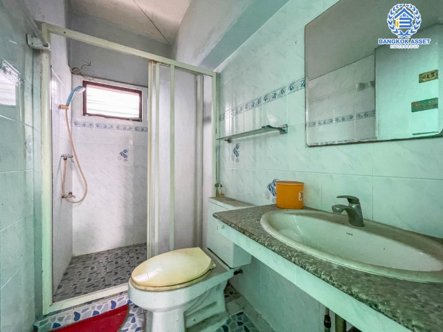 *****บ้านเดี่ยวมือสองย่านกรุงเทพฯ ม.ธนินทร วิภาวดี-รังสิต เนื้อมากว้างขวางมากถึง 60 ตร.ว. ฟังก์ชันแบบจัดเต็ม 4 ห้องนอน 3 ห้องน้ำ 1 ที่จอดรถ แถมฟรี! 4 เครื่องปรับอากาศ บนทำเลเดินทางสะดวก ถึงรถไฟฟ้าสายสีแดง "สถานีดอนเมือง" เพียง 15 นาที ใกล้ทางด่วน และสนามบินดอนเมือง